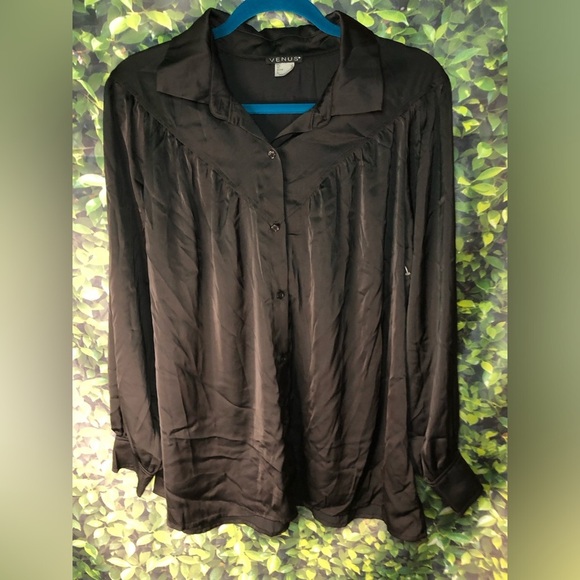 VENUS Black Button-Up Blouse - Picture 2 of 15